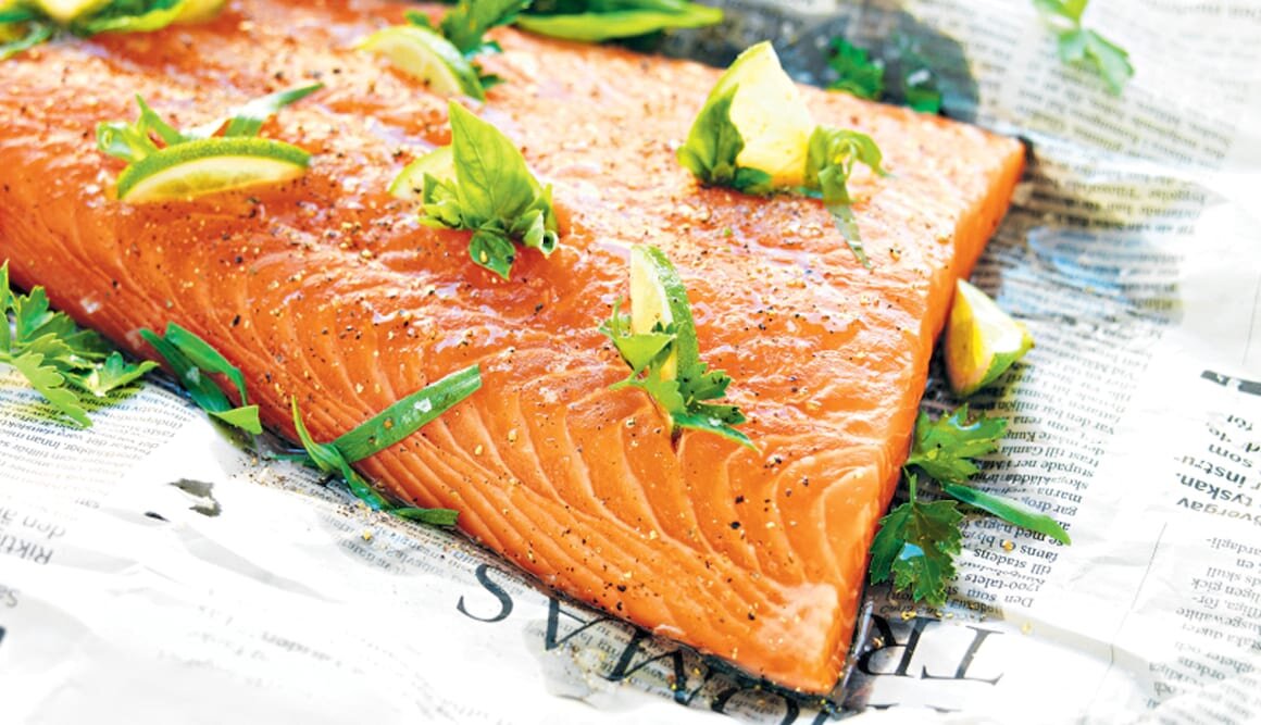 Grillad laxsida med lime och örter