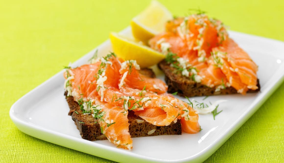 Pepparrotsgravad lax