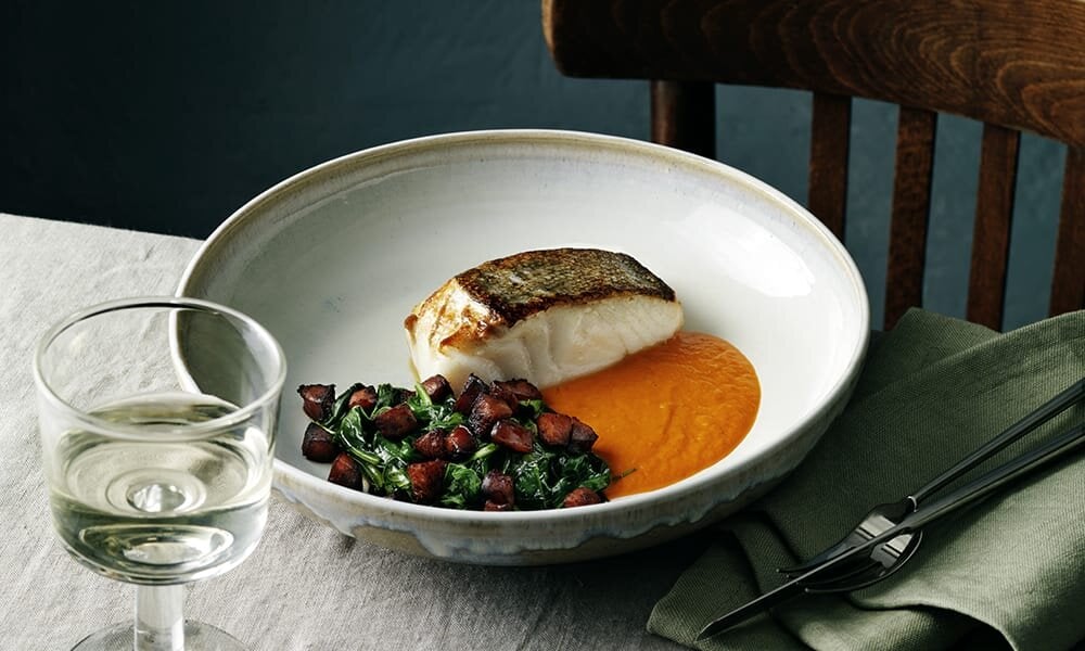 Stekt skrei med pepparsås och chorizo