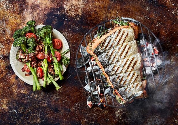 Stek av lax med rostad broccolisallad