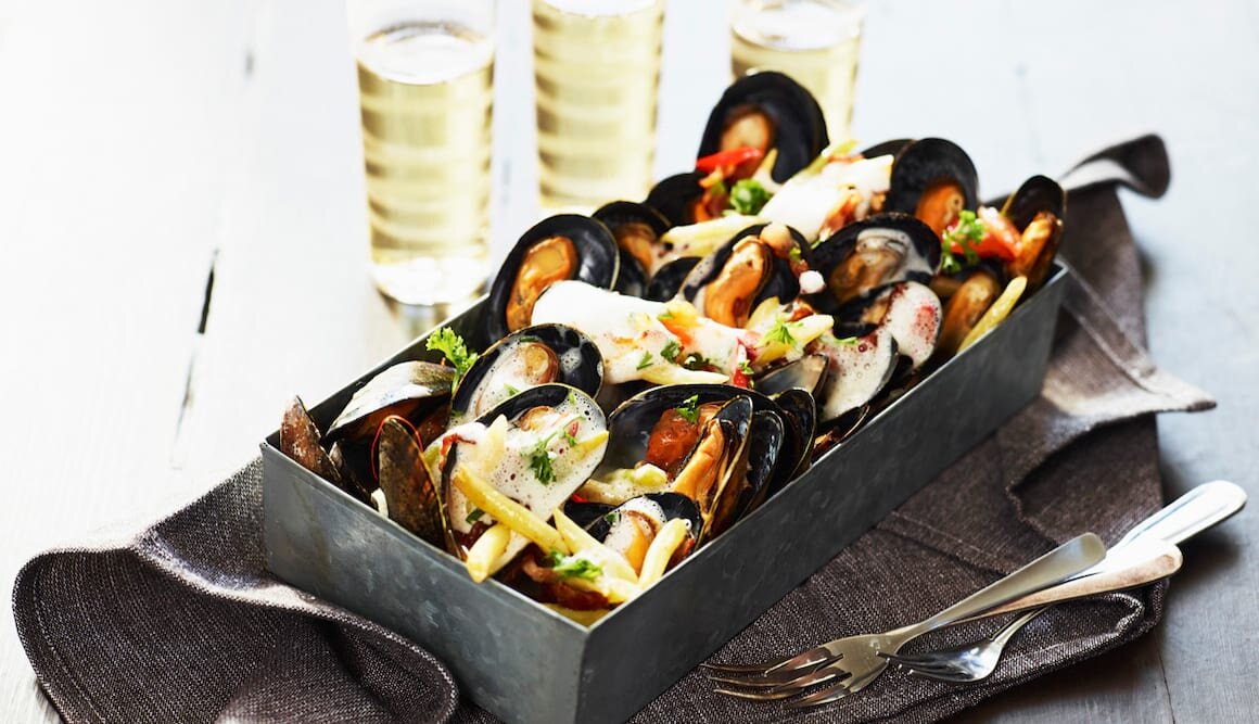 Norska blåmusslor med Provencalegarnityr
