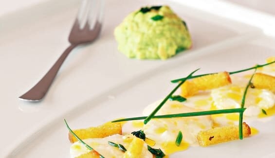 Citrusmarinerad skrei med avokadokräm