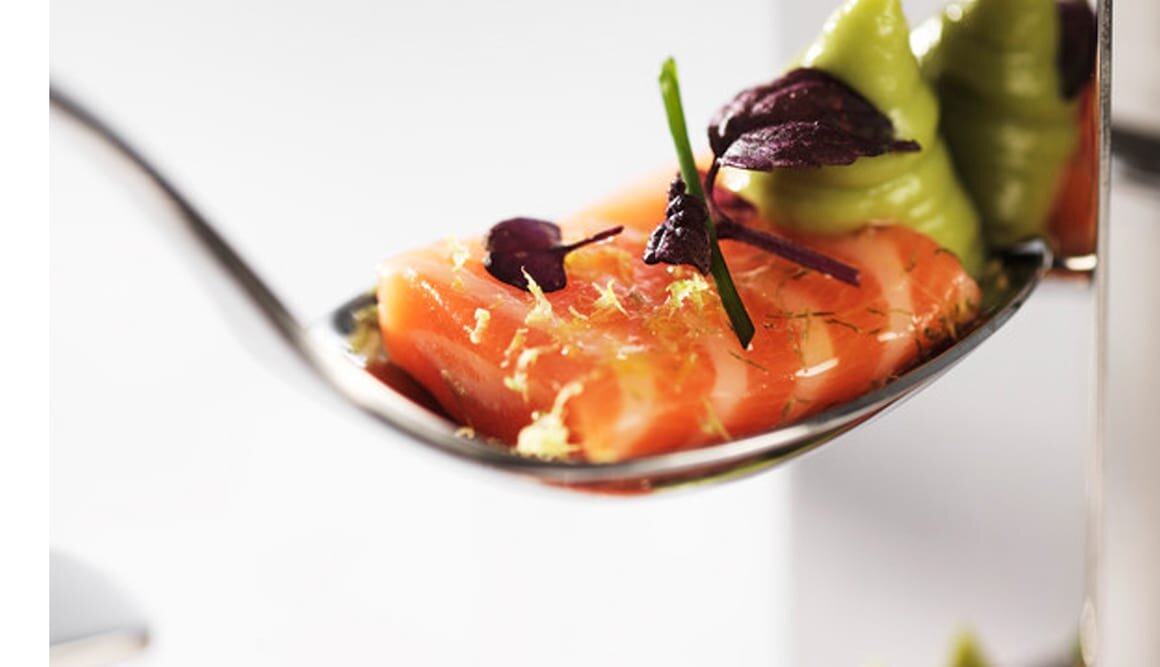 Råmarinerad norsk fjordörret med avokadokräm