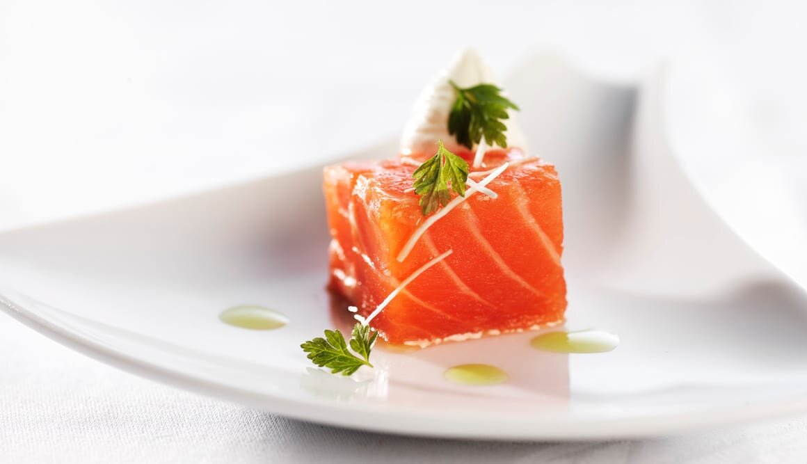 Confiterad norsk fjordörret med pepparrotskräm