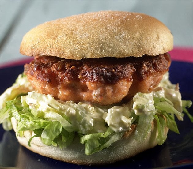 Fiskburgare med äppelsallad