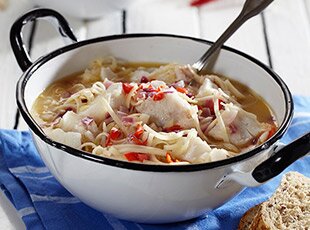 Asiatisk fiskgryta med torsk och nudlar