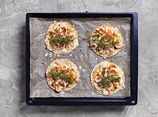 Räk- och getostpizza