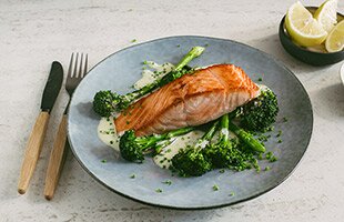 Stekt norsk lax med citronsmörsås