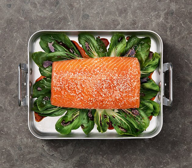 Lax i ugn med teriyaki, sesamfrö och pak choi