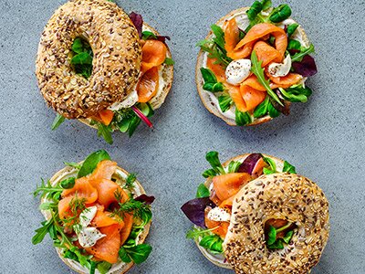 Bagel med norsk rökt lax