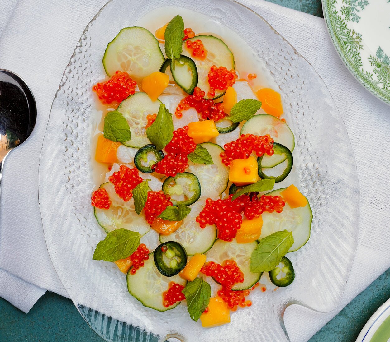 Ceviche på torsk med leche de tigre, mynta och stenbitsrom