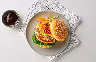 Fiskburgare med picklad råkostsallad