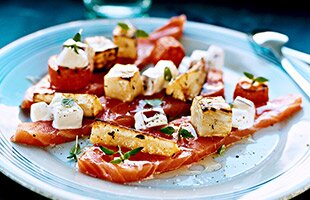 Honungsgravad lax med rotfrukter och äppelyoghurt