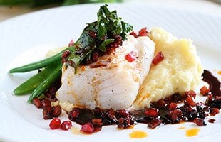 Stekt skrei med chorizokorv och mandelpotatispuré