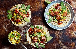 Soft taco med grillad lax och mangosalsa