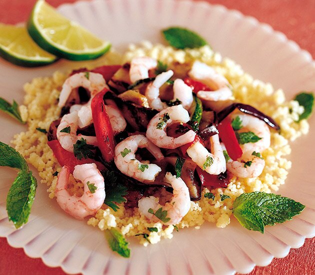 Marinerade räkor med couscous och grillade grönsaker