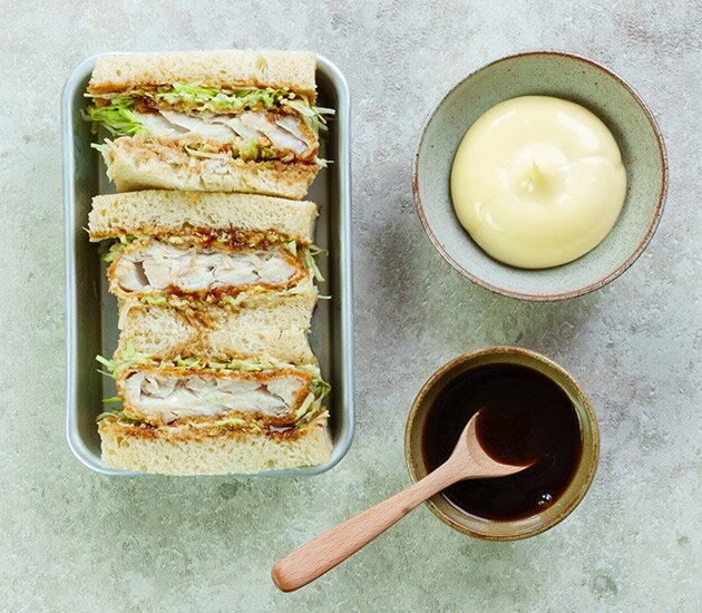 Sandomacka på norsk sej med tonkatsusås