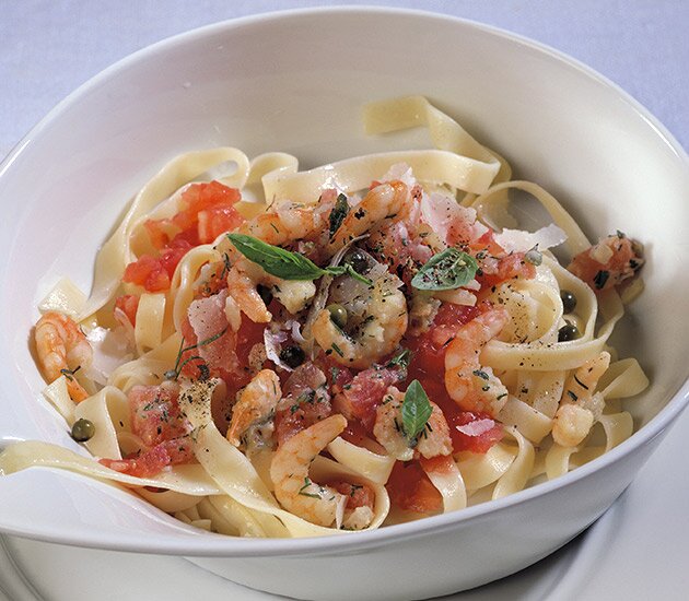 Tagliatelle med räk- och tomatsås